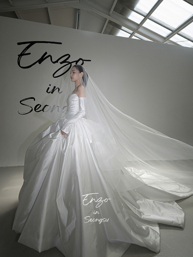 엔조 최재훈 라피네브라이덜 드레스 이미지 3