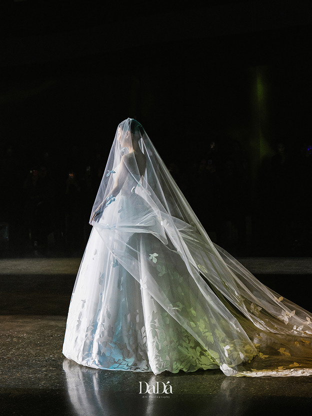 셀레브 브라이덜 라피네브라이덜 드레스 이미지 4